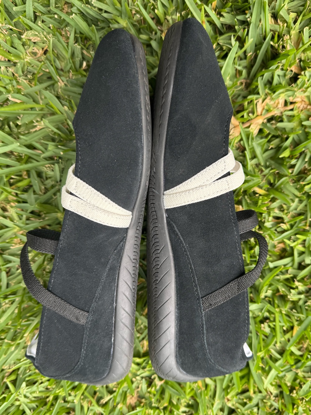 PUMA Women’s Black and Cream Ballet Sneaker Flats - Picture 9 of 10